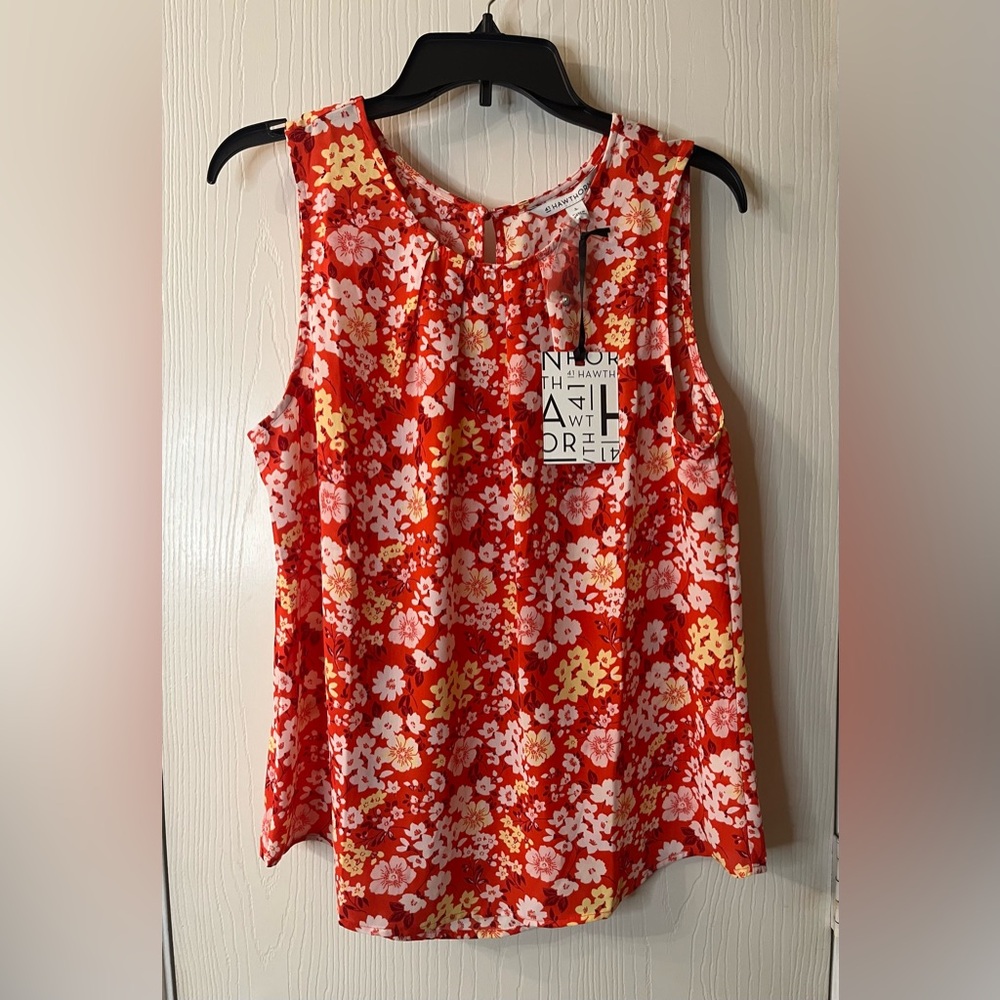 🛍️NWT 41 Hawthorn Large Floral Sleeveless Top